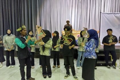 Peringati Hari Wayang Dunia, Disdikbud Kalsel Tingkatkan Wawasan Dalang Muda Lewat Dialog Pewayangan