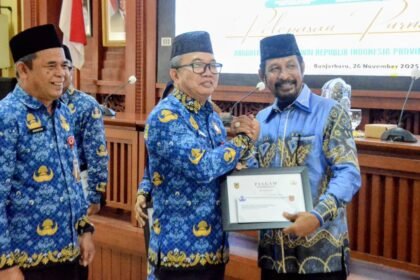 Masuki Purna Tugas, Sekda Kalsel Lepas Anggota Korpri Kalsel