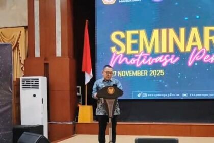 Seminar Motivasi Mahasiswa FKIP ULM, Gubernur Kalsel Tegaskan Pendidikan Merupakan Pilar Utama Dalam Bangun Daerah