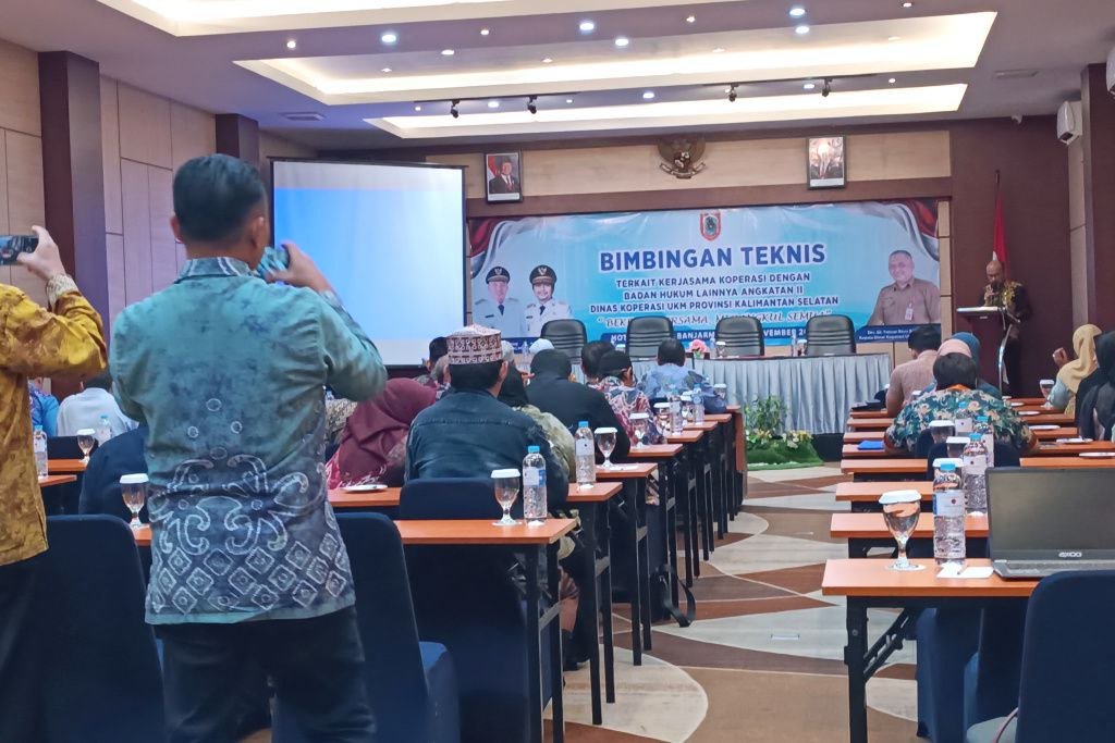 Dorong Sinergi Kelembagaan, Dinas Koperasi Kalsel Gelar Bimtek Kemitraan Hukum bagi Pengurus Koperasi