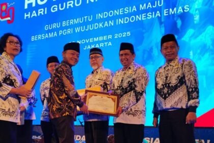 Administrasi Terbaik, PGRI Kalsel Sabet Penghargaan Nasional SIK PGRI 2025