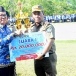 Pemprov Kalsel Serahkan Hadiah Kepada Para Pemenang Lomba Pos Keamanan Lingkungan