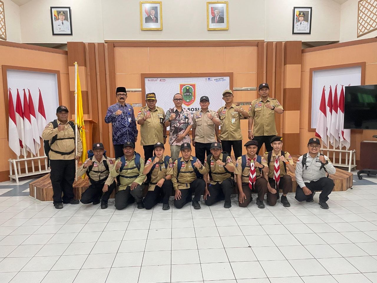 Dinsos Kalsel Lepas Tim Relawan Tagana Bantu Penanganan Banjir dan Longsor di Sumatera Barat