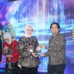 Raih Dua Penghargaan, Disdikbud Kalsel Perkuat Peran Humas dan Respons Aduan