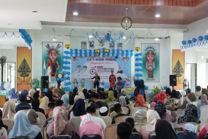 Apresiasi Kreativitas Siswa SLB-C Negeri Pembina, Disdikbud Kalsel Tegaskan Komitmen Pendidikan Inklusif di Peringatan HDI 2025