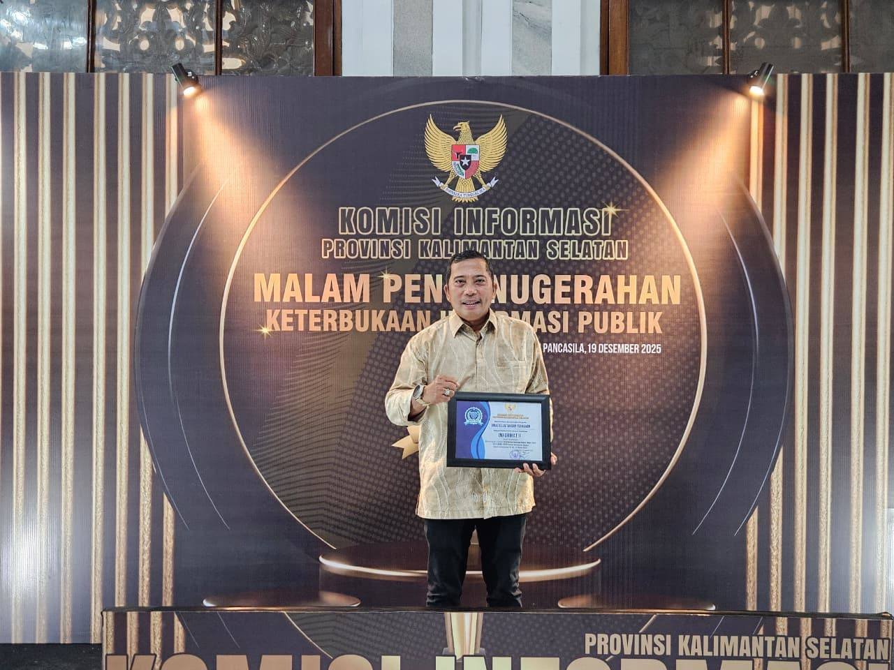 Dislutkan Kalsel Raih Penghargaan Kategori Informatif pada Anugerah Keterbukaan Informasi Publik Tahun 2025