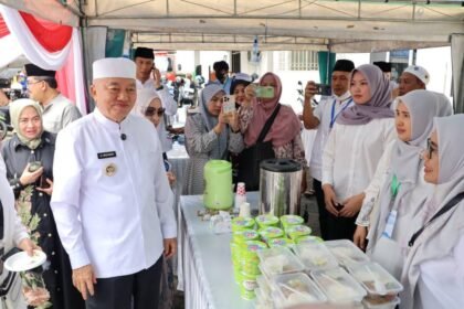 Gubernur Kalsel Tinjau Posko V Layanan Jemaah 5 Rajab di Disbunnak Banjarbaru