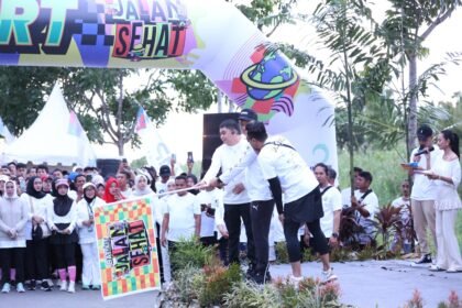Bupati Andi Rudi Latif Lepas Peserta Jalan Santai Batfest 2025