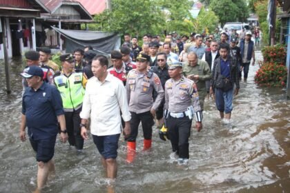 Menteri Lingkungan Hidup Tinjau Banjir Bincau, Tegaskan Audit Lingkungan dan Penertiban Usaha di Hulu DAS