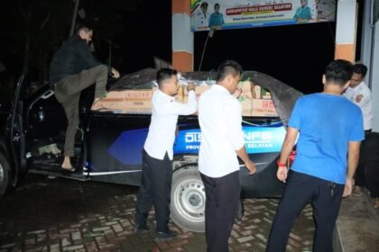 Bukti Nyata Kepedulian Gubernur Muhidin, Sembako Disalurkan untuk Penyintas Banjir di Jambu Hilir