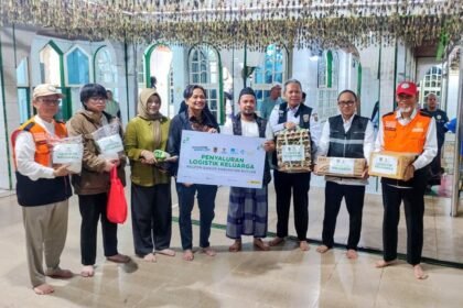 Wagub Kalsel Tinjau dan Salurkan Bantuan bagi Warga Terdampak Banjir di Kabupaten Banjar