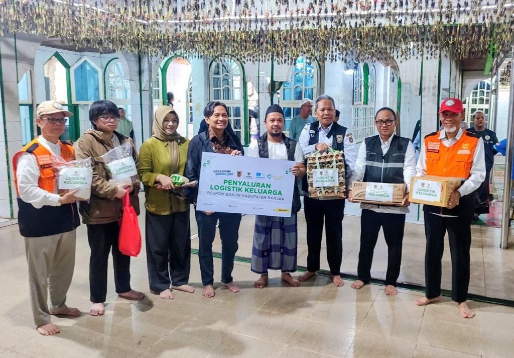 Wagub Kalsel Tinjau dan Salurkan Bantuan bagi Warga Terdampak Banjir di Kabupaten Banjar