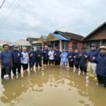 TAG Gubernur Kalsel Kunjungi Warga Terdampak Banjir di Keliling Benteng