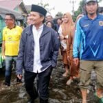 Wagub Kalsel Tinjau Banjir di Sungai Tabuk, Salurkan Bantuan untuk Warga Terdampak