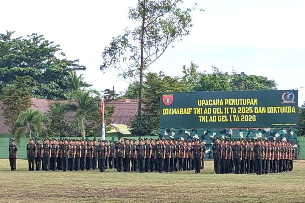 Pangdam XXII/Tambun Bungai Tutup DIKMABA IF dan Diktukba TNI AD di Banjarbaru, 510 Prajurit Resmi Dilantik