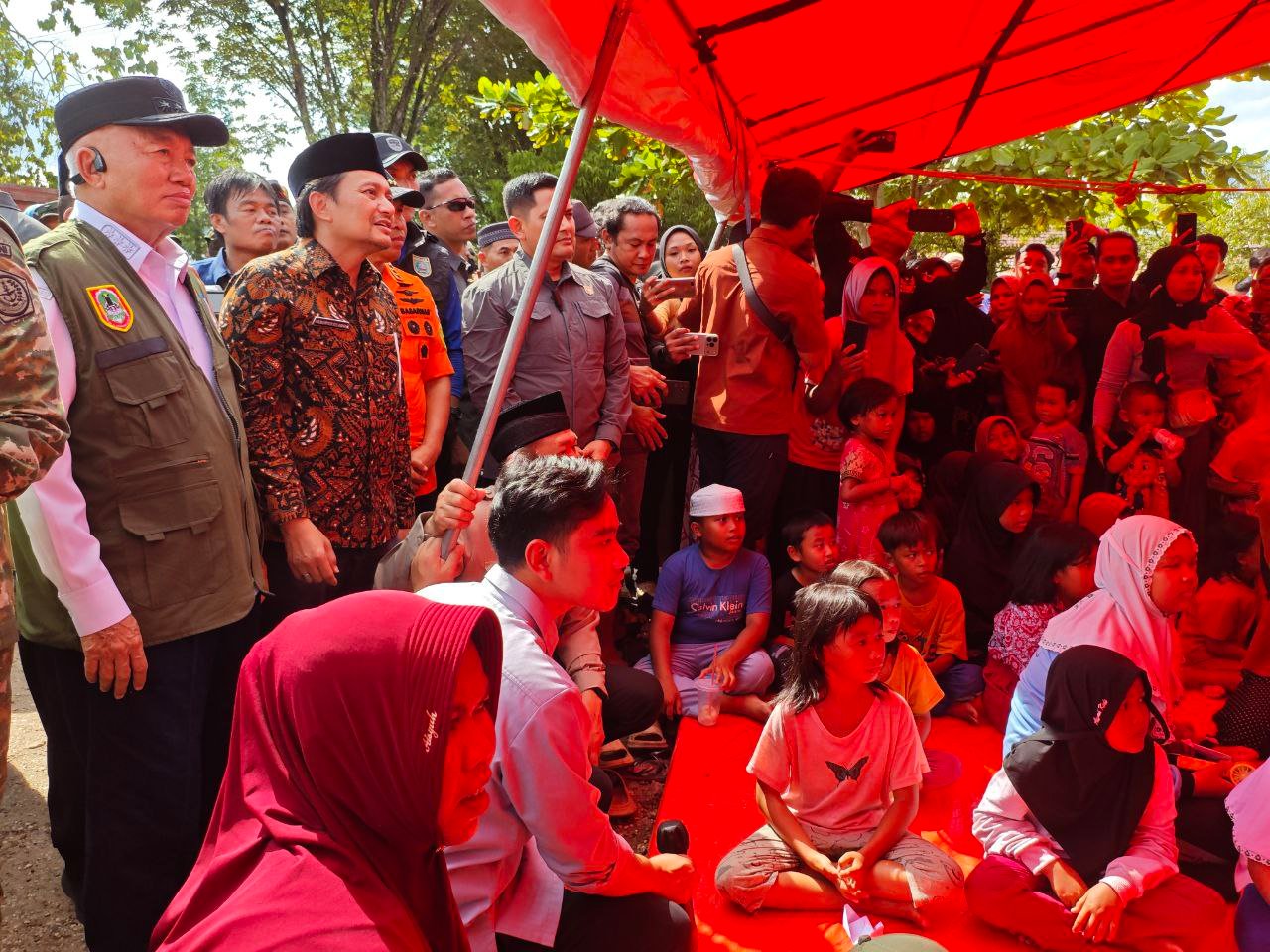 Gubernur Kalsel Pastikan Bantuan Banjir Merata, Wapres Gibran Tinjau Dapur Umum dan Lokasi Terdampak