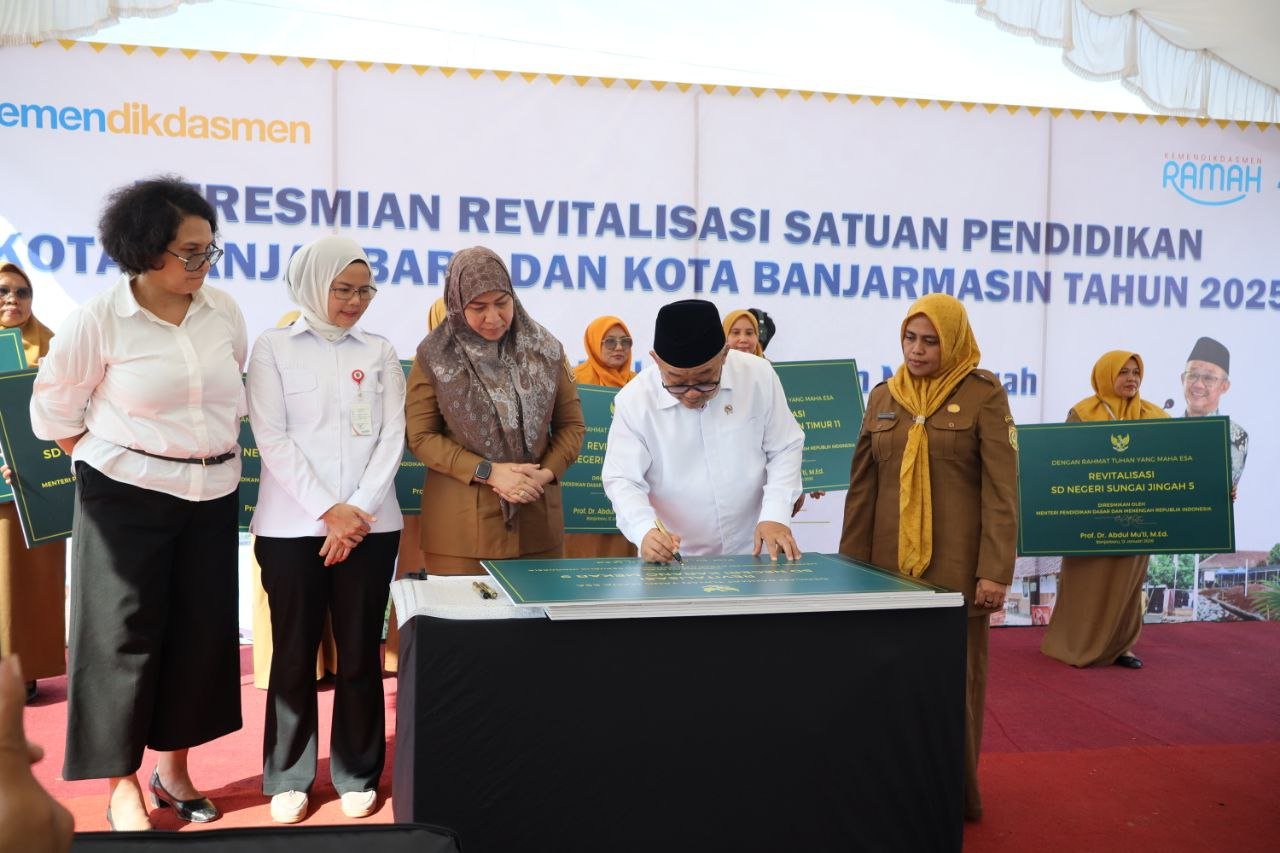 Resmikan Revitalisasi Sekolah 2025, Mendikdasmen: Sekolah Terdampak Bencana di Kalsel Jadi Prioritas Revitalisasi 2026