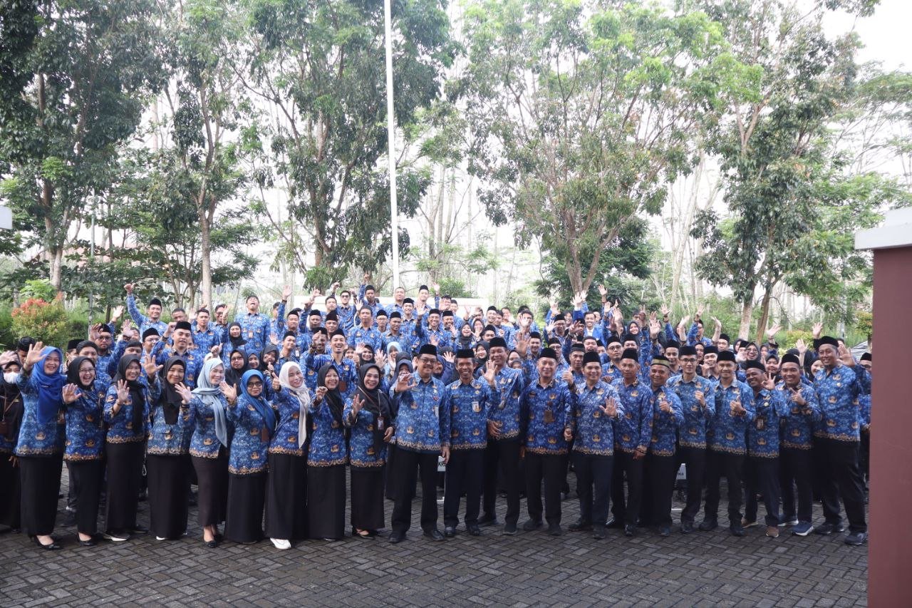 Laksanakan Penandatanganan PK dan PI, Dinas Kominfo Kalsel Komitmen Wujudkan Pelayanan Publik yang Cepat dan Akuntabel