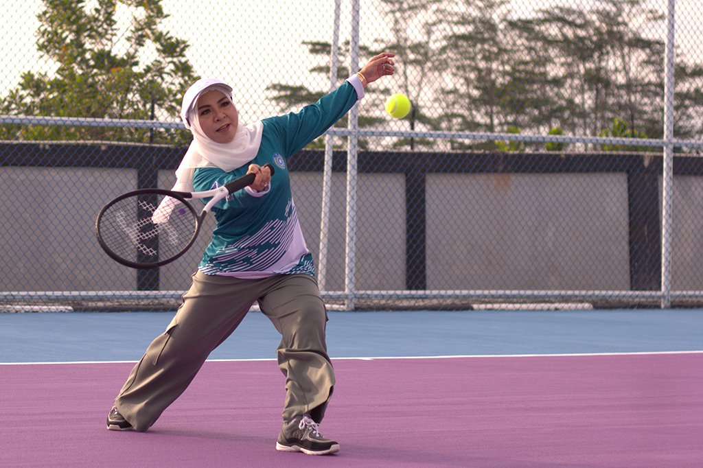 Ketua TP PKK Kalsel Resmikan Lapangan Tenis BINDA, Dorong Pola Hidup Sehat dan Silaturahmi