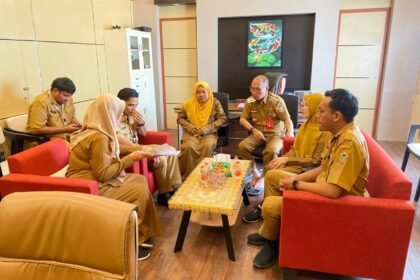 Data Jumlah Kapal Perikanan Tangkap Yang Legal, Dislautkan Kalsel Laksanakan Kegiatan Fasilitasi dan Monev Penerbitan Elektronik Buku Kapal Perikanan untuk Nelayan Kecil