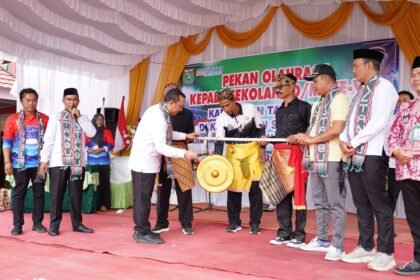 Pembukaan PORKEPSEK ke-8 Tanah Bumbu, Momentum Silaturahmi dan Peningkatan Mutu Pendidikan