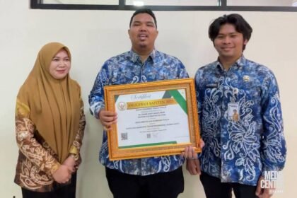 Komitmen Keselamatan Nuklir, RSGM Gusti Hasan Aman Terima Penghargaan BAPETEN 2025