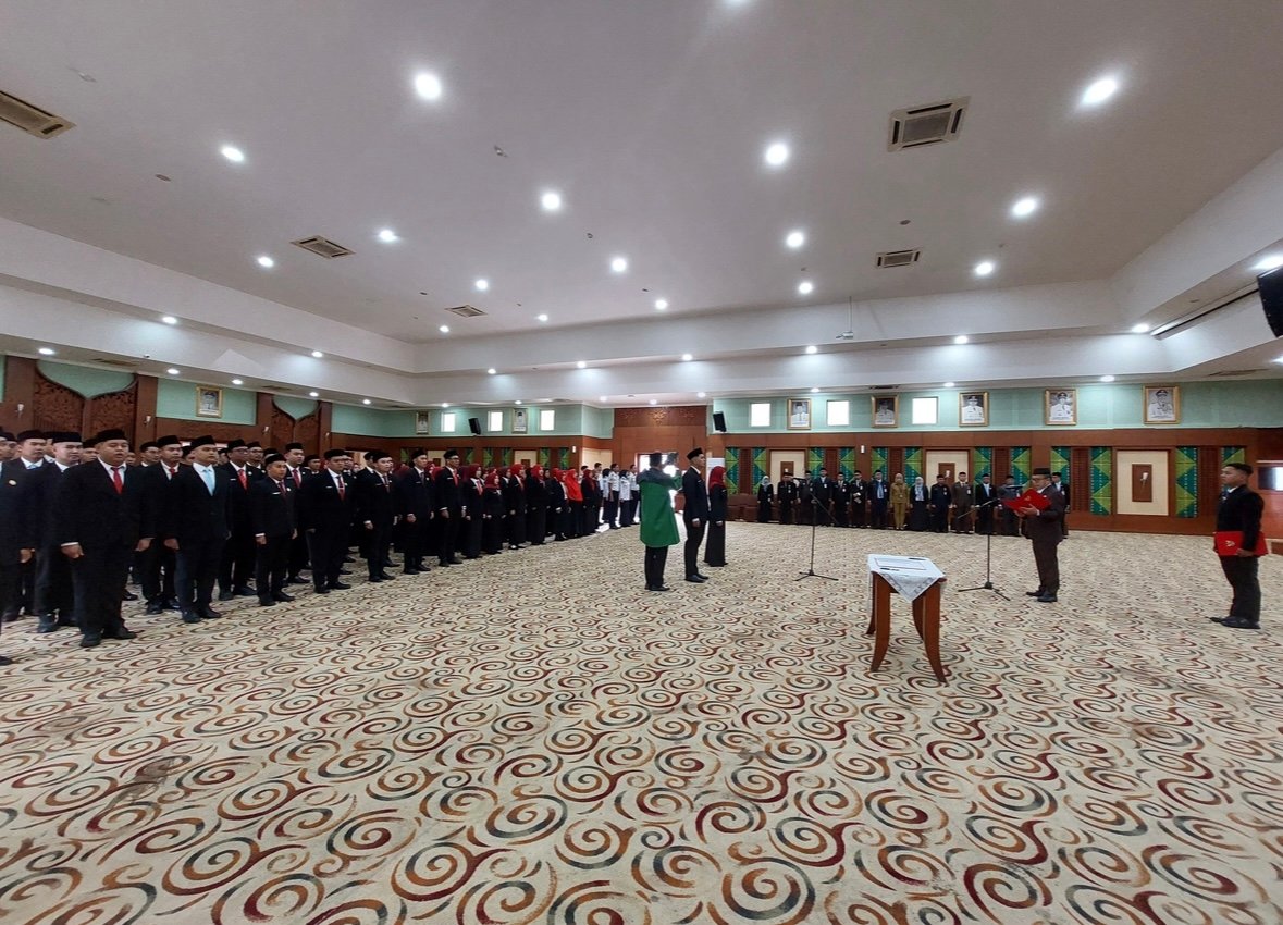 Pemprov Kalsel Lantik 116 Pejabat Fungsional dan Serahkan SK CPNS STTD 2025