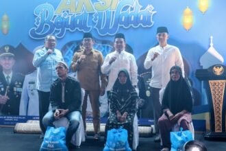 Safari Ramadan Pemprov Kalsel di Tanah Bumbu, Masyarakat Terima Bantuan Sembako dan Apresiasi Adipura Lokal