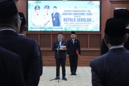 Sekda Kalsel Lantik Kepala Sekolah Baru: Tekankan Integritas dan Profesionalisme