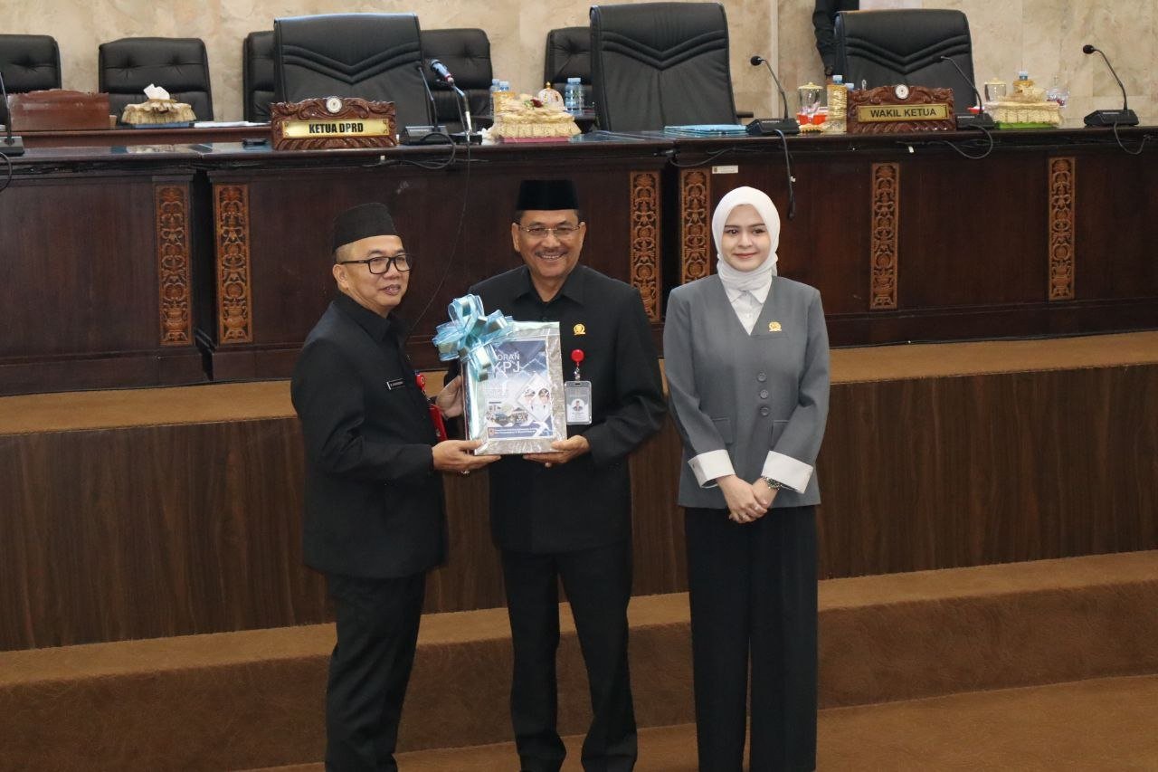 Pemprov Kalsel Sampaikan LKPJ 2025, Indikator Pembangunan Tunjukkan Tren Positif