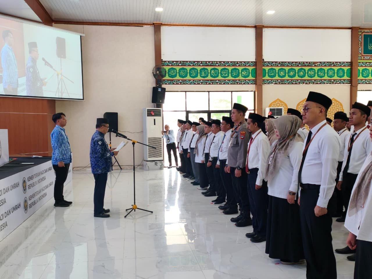 Sekdaprov Kalsel Kukuhkan Petugas Haji, Tekankan Pelayanan Prima dan Kesehatan