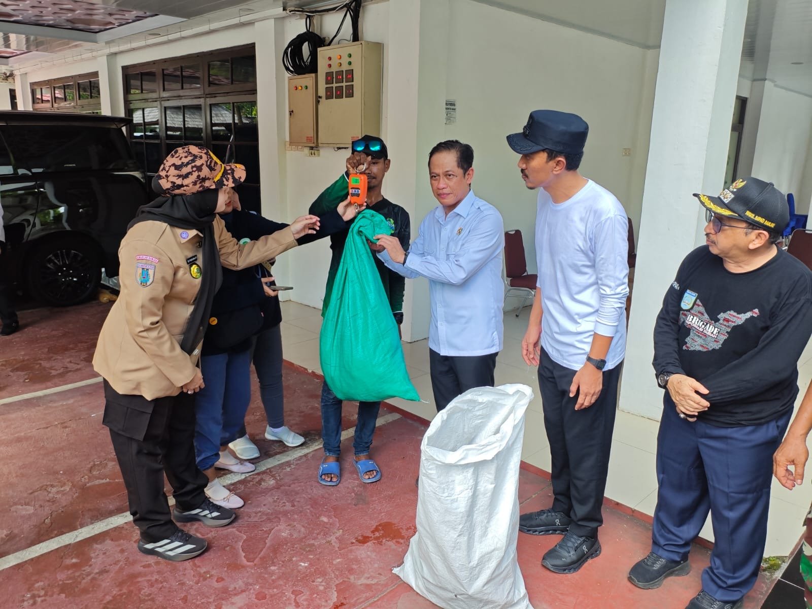 Menteri LH Dorong Kabupaten Banjar Percepat Penanganan Sampah dan Hentikan Open Dumping