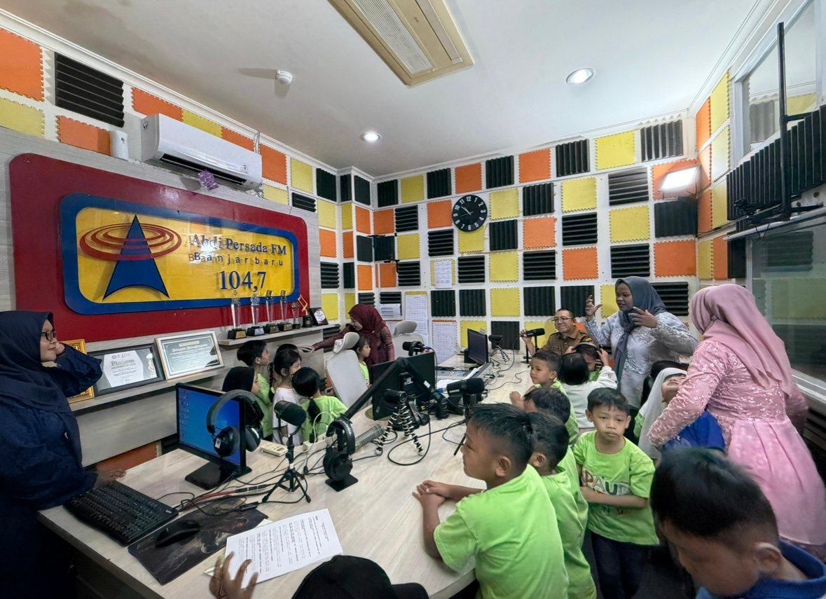 Anak PAUD Citra Indonesia Belajar Dunia Penyiaran di Radio Abdi Persada