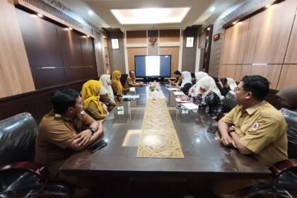 Diskominfo Kalsel Terima Studi Banding Batola Terkait Pemenuhan Indeks KPIP 2027