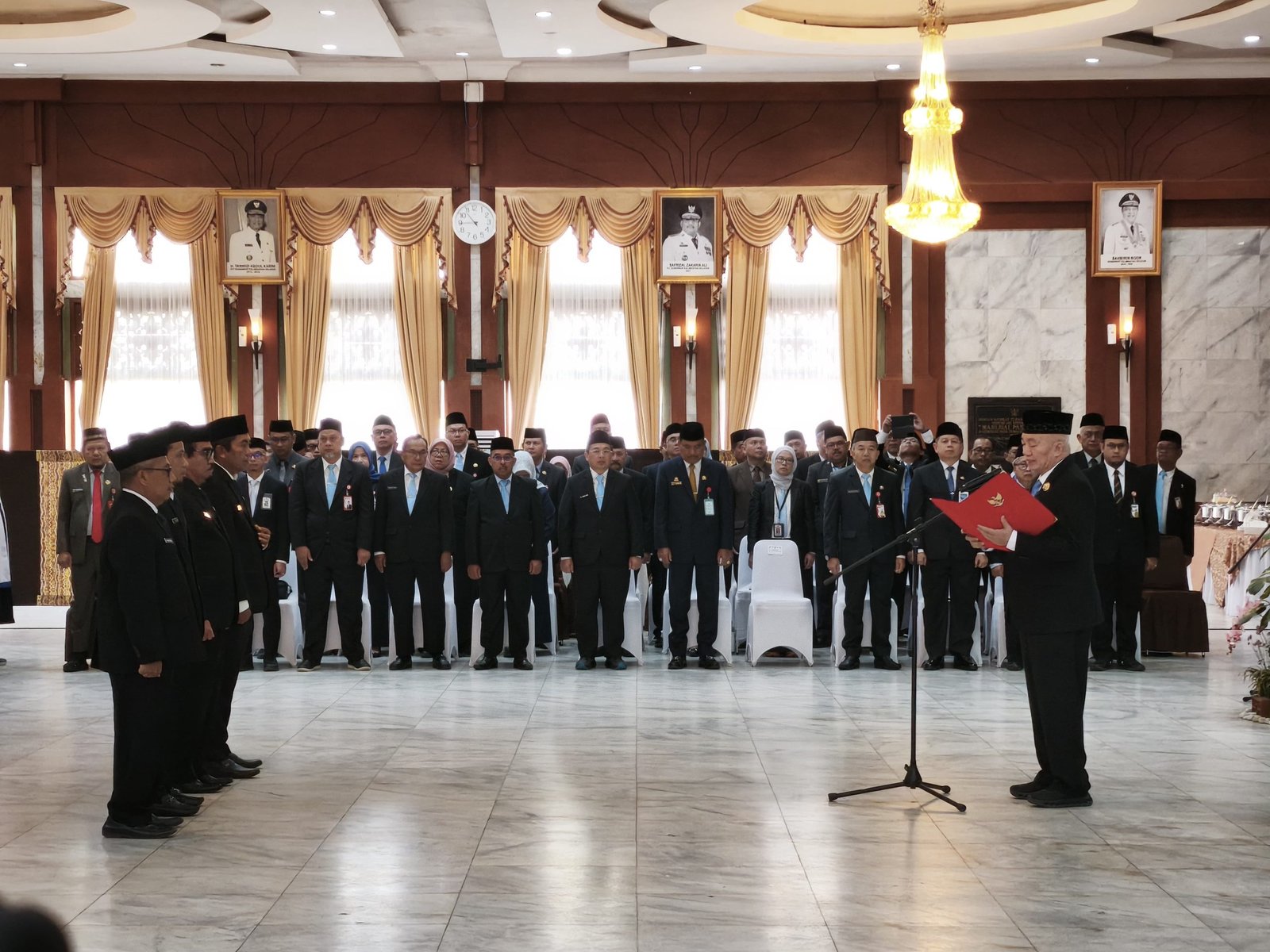 Gubernur Muhidin Lantik Pengurus BAZNAS Kalsel, Tekankan Penyaluran Zakat Tepat Sasaran