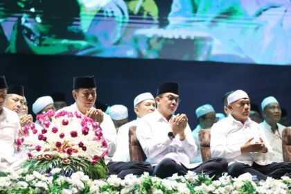 Tablik Akbar dan Haul ke-6 H. Andi Arsyad Petta Tahang Berlangsung Khidmat di Tanah Bumbu