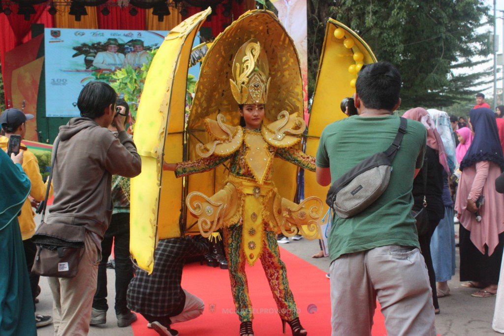 [Foto] Abadikan Kostum Putri Tiwadak