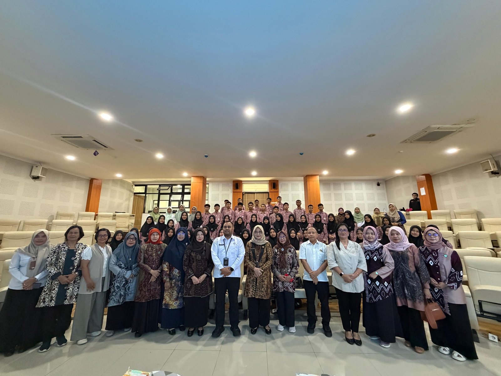Pemprov Kalsel Bersama BKOW Perkuat Perlindungan Anak Melalui Penyuluhan Hukum di Sekolah
