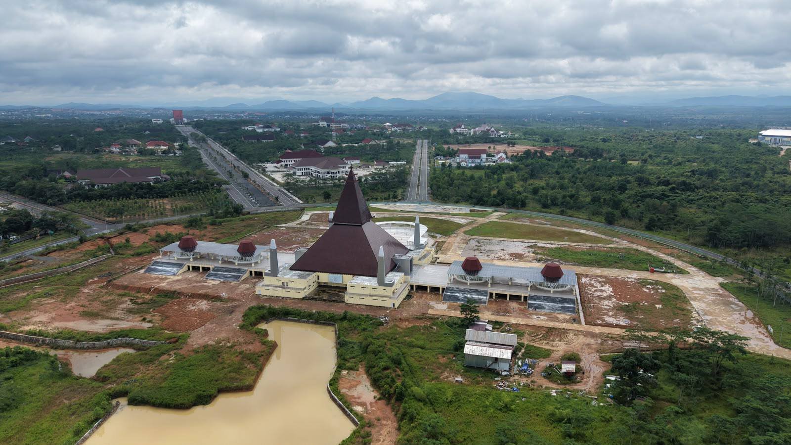 Dinas PUPR Kalsel Percepat Penataan Lanskap Masjid Syekh Muhammad Arsyad Al-Banjari