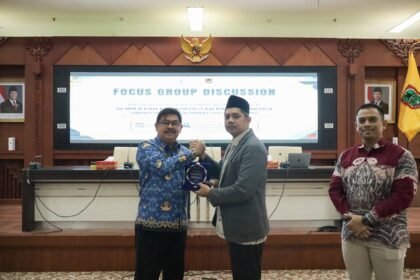 Pemprov Kalsel dan Komdigi Rumuskan Solusi Digital untuk Permasalahan Metropolitan Banjarbakula Melalui FGD Smart City