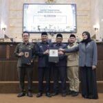 Pemprov Kalsel Sampaikan Raperda Penanaman Modal dan Pertanggungjawaban APBD 2025