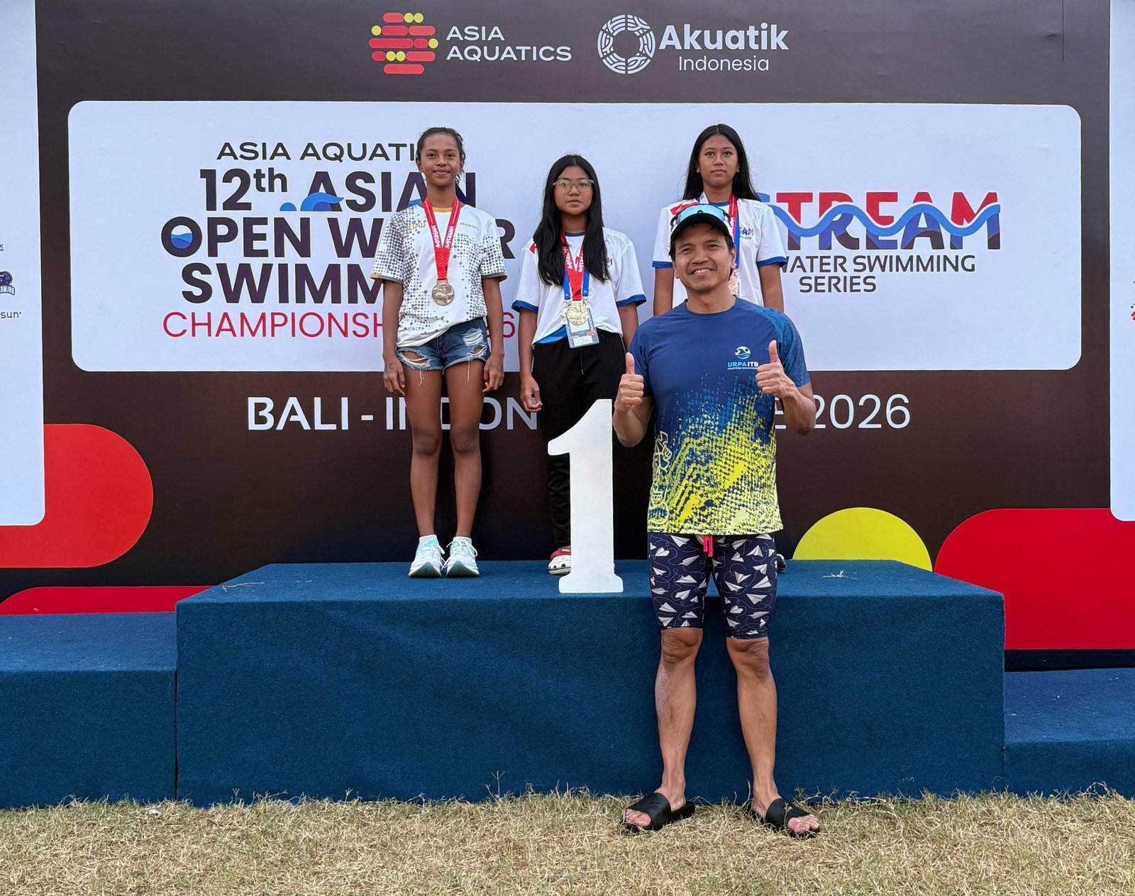 Perenang Muda Kalsel Sabet Dua Medali di A-Stream Open Water Swimming Bali 2026