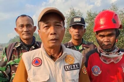 Gerak Cepat Tim Gabungan Padamkan Karhutla, Lurah Landasan Ulin Timur Imbau Warga Tingkatkan Kewaspadaan
