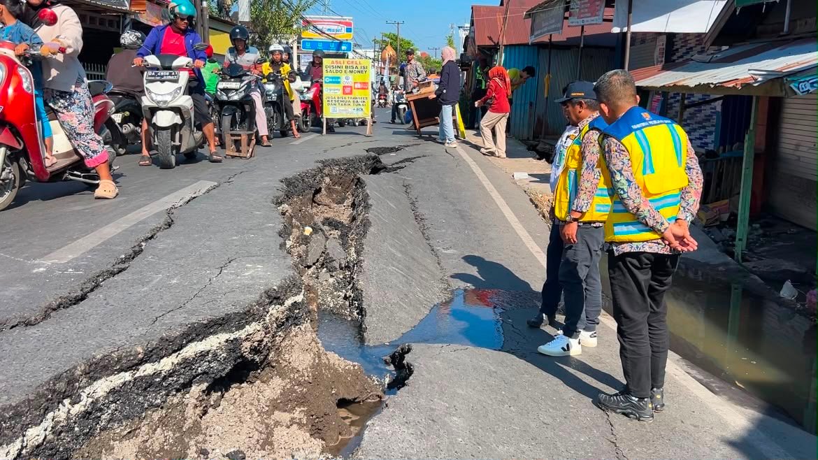 Jalan Veteran Sungai Lulut Ambles, PUPR Kalsel Fokus Penanganan Darurat dan Solusi Permanen