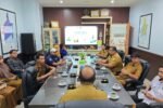 Banua Pers Community dan DLH Kalsel Hijaukan Tiga Desa di Banjar Lewat Penanaman Pohon Berbunga