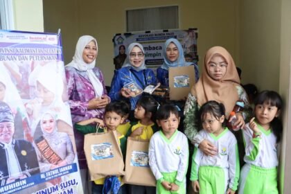 Hari Anak Nasional 2026, Disbunnak Kalsel Bagikan 231 Paket Makanan Bergizi untuk Anak