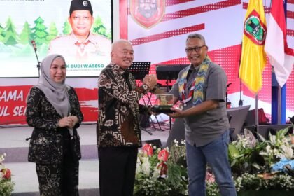 Gubernur Muhidin Sambut Hangat Kedatangan Ketua Kwarnas Gerakan Pramuka
