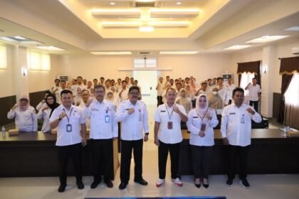 Diskominfo Kalsel Sosialisasikan Aplikasi E-Absen dan E-Performance kepada Admin SMA/SMK
