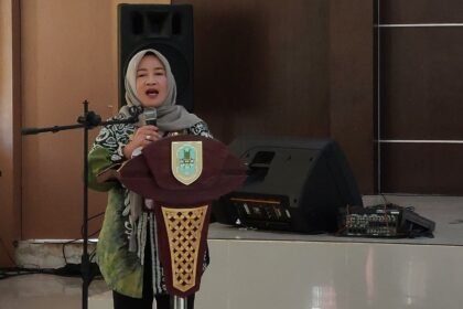 Sri Mawarni: Guru dan Pegiat Literasi Kunci Membangun Masyarakat Melek Informasi