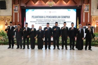 Muhidin Resmi Lantik 10 Pejabat Pemprov Kalsel, BKD Diminta Siapkan Sistem Manajemen Talenta